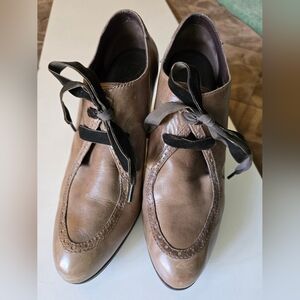BORN Birdie Block Heel Brogues Brown Leather 9.5M Lace-Up Ankle Boots
